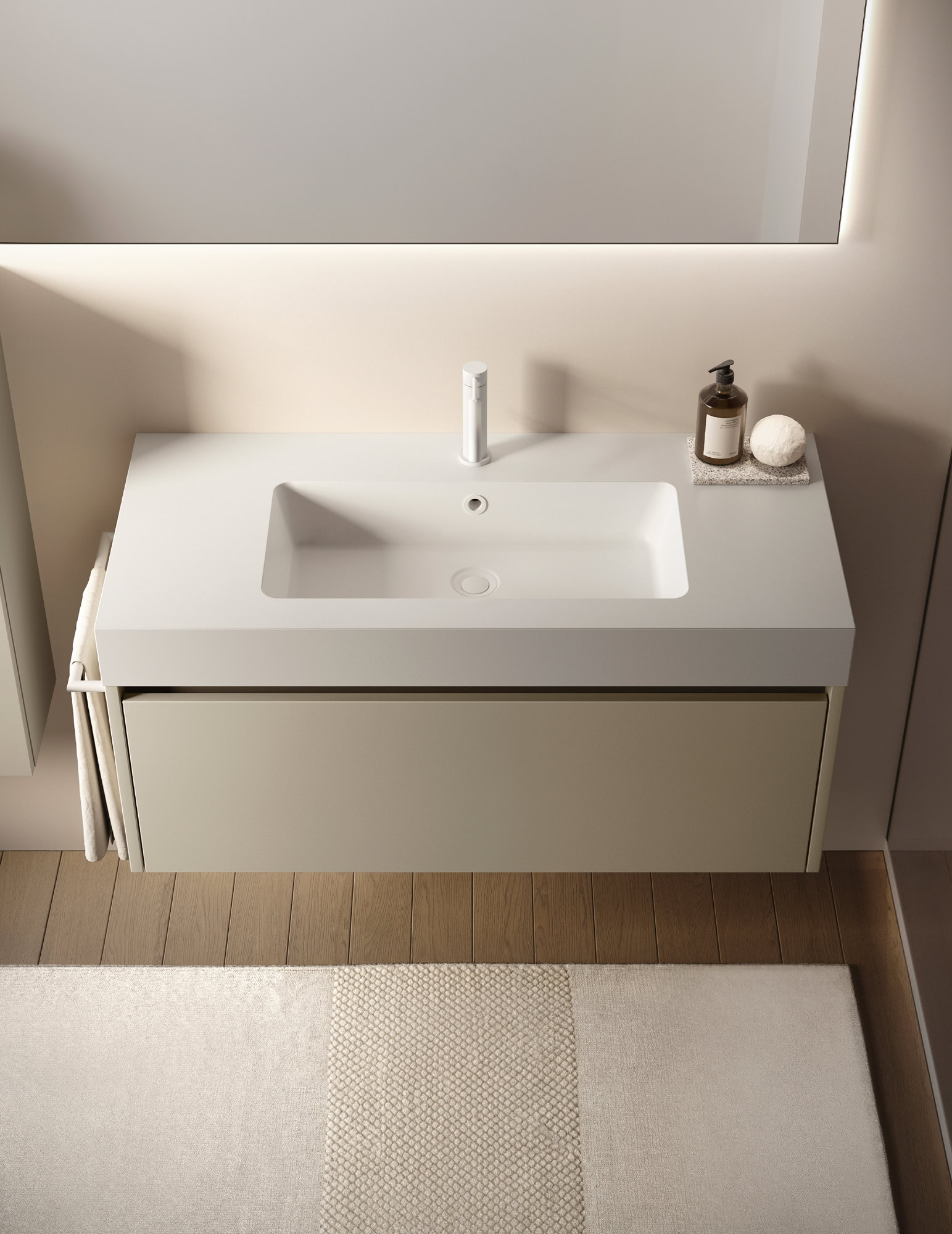 Lavabo bianco moderno con specchio e accessori bagno minimalisti.