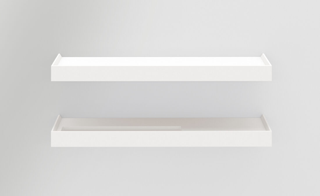 Mensole bianche minimaliste per decorare pareti interne di casa.