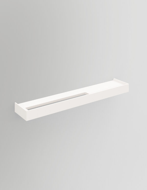 Mensola bianca minimalista per decorazioni e oggetti.