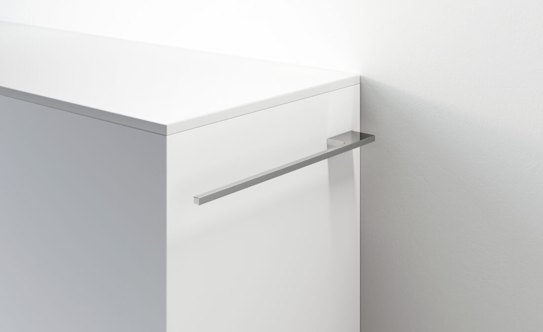 Portarotolo moderno Riva per cucina minimalista.