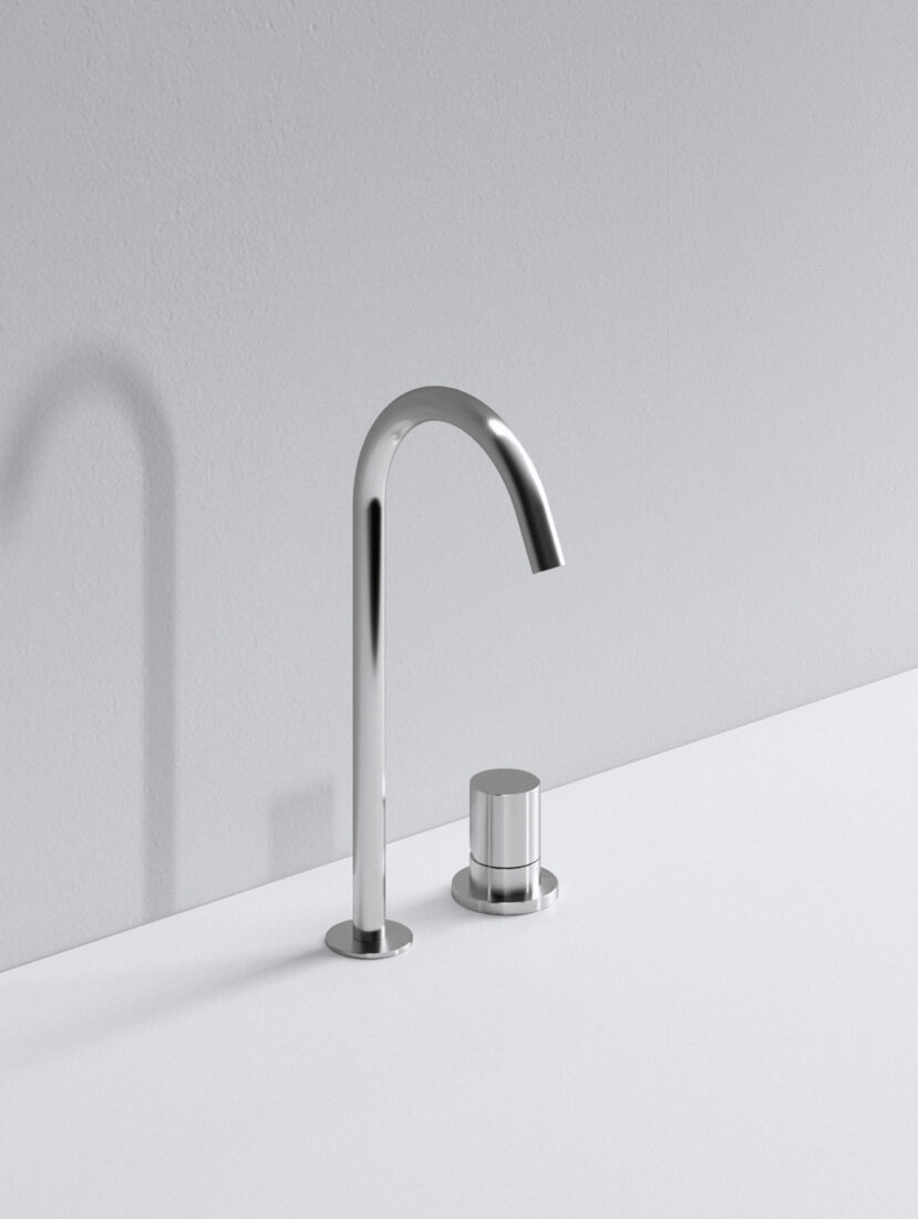 Rubinetto da cucina moderno in acciaio inox con design elegante.