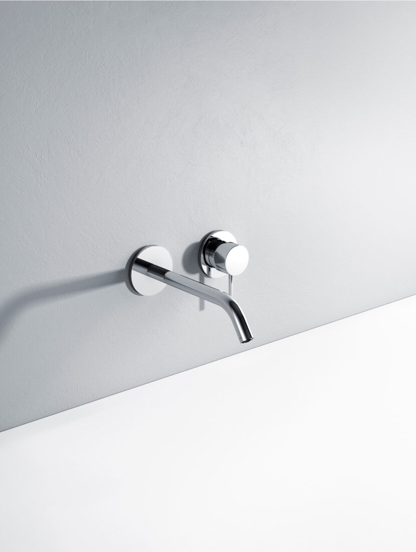 Rubinetto da lavabo moderno in acciaio inox con design minimalista.
